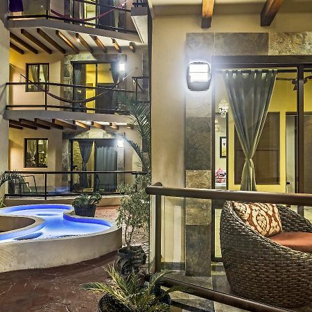 Moon Dreams Villas El Jardin 홀박스아일랜드 외부 사진
