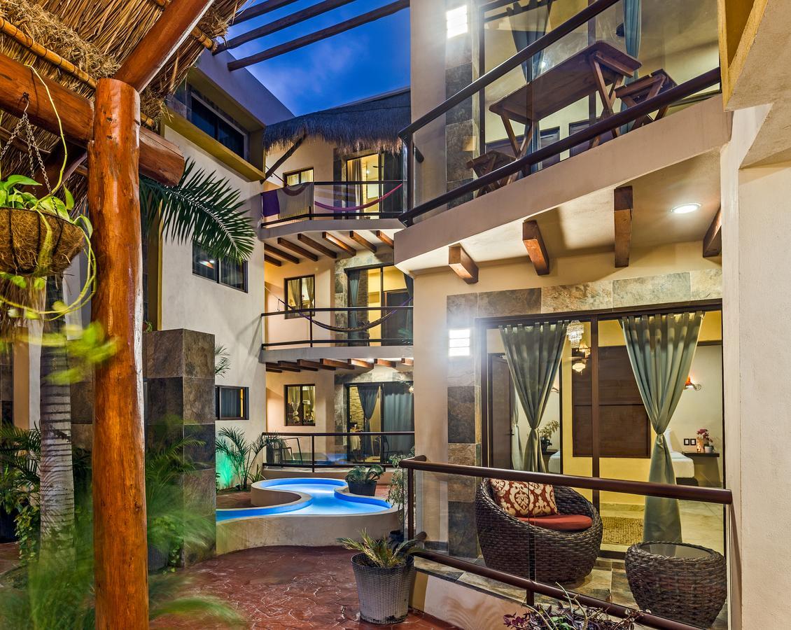Moon Dreams Villas El Jardin 홀박스아일랜드 외부 사진