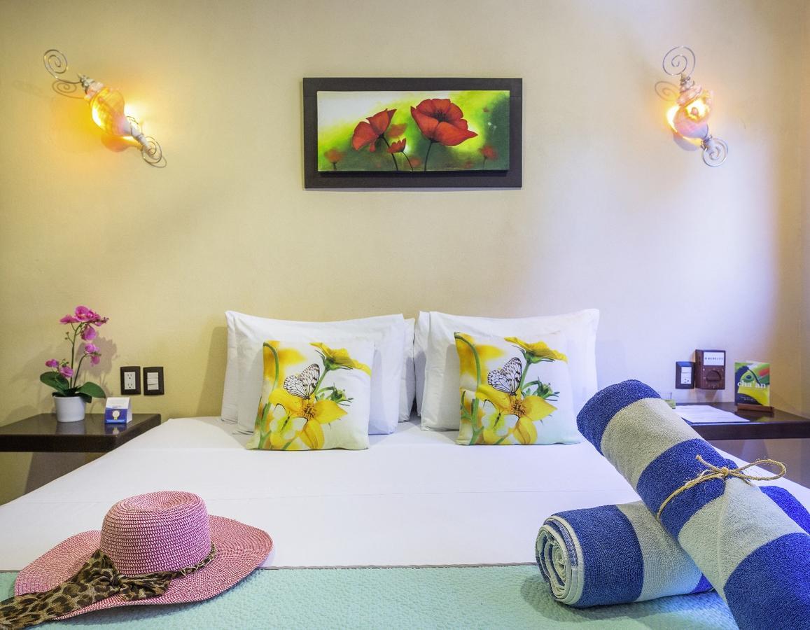 Moon Dreams Villas El Jardin 홀박스아일랜드 외부 사진