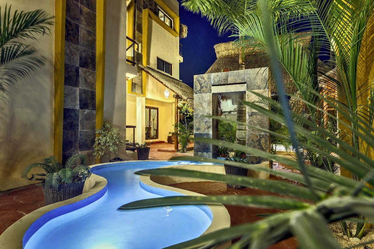 Moon Dreams Villas El Jardin 홀박스아일랜드 외부 사진